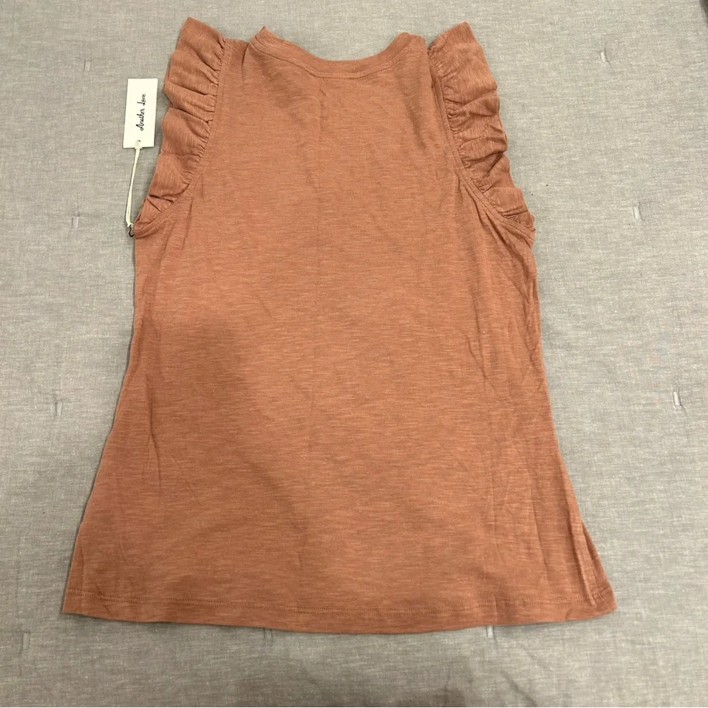 NWT Ruffle sleeve tank - Picture 6 of 7